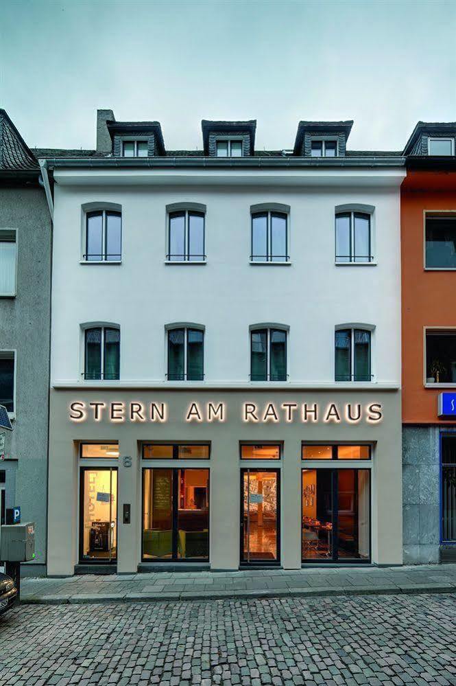 Stern Am Rathaus Hotel Кьолн Екстериор снимка